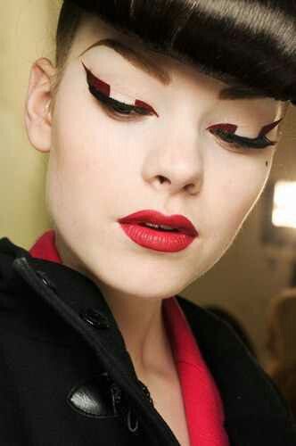 graphic_eyeliner