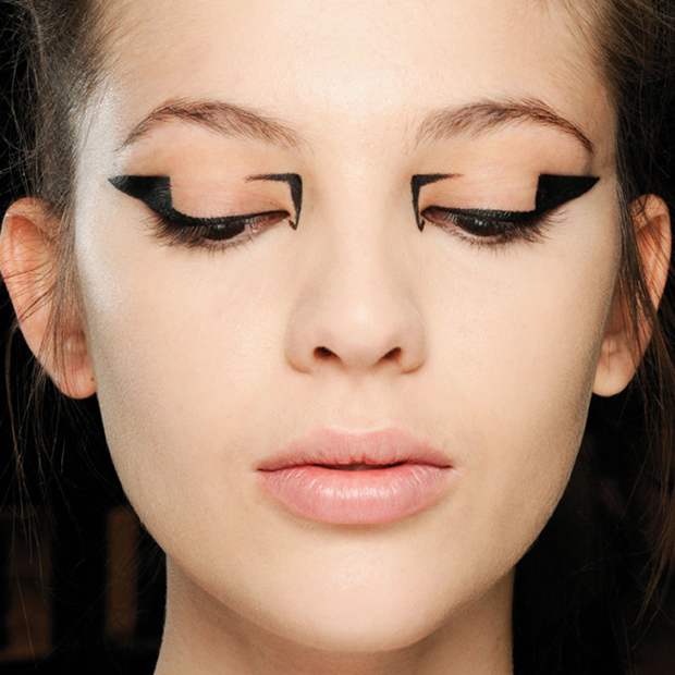 graphic_eyeliner_featured1